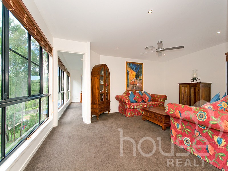 31 Emma Holt Court, Mount Crosby QLD 4306