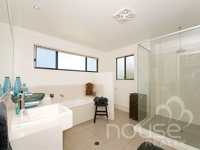 31 Emma Holt Court, Mount Crosby QLD 4306