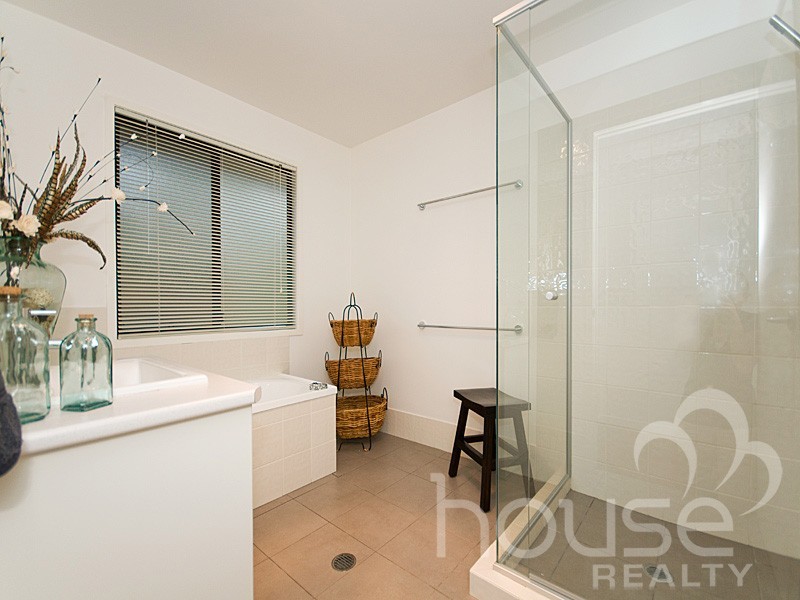 31 Emma Holt Court, Mount Crosby QLD 4306