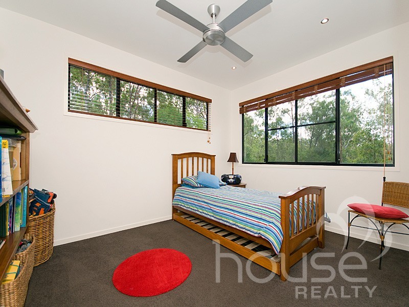 31 Emma Holt Court, Mount Crosby QLD 4306