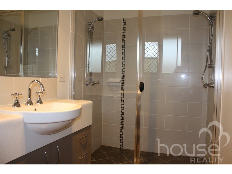 32 Phar Lap Parade, Karalee QLD 4306