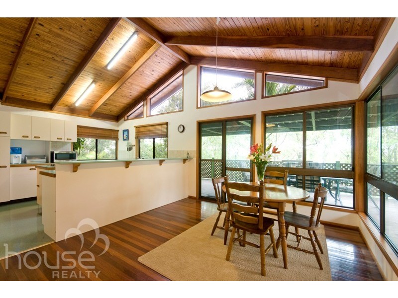 1 Mountain Vista Court, Mount Crosby QLD 4306