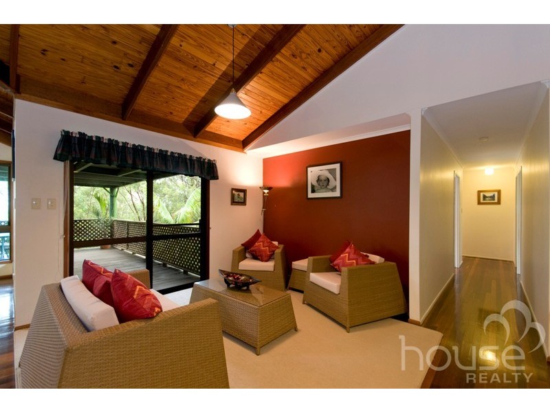 1 Mountain Vista Court, Mount Crosby QLD 4306