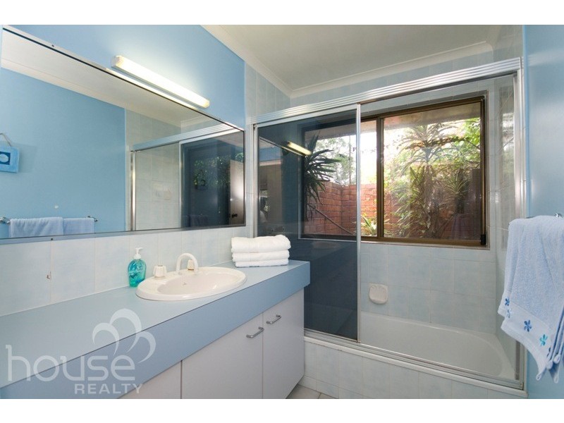1 Mountain Vista Court, Mount Crosby QLD 4306