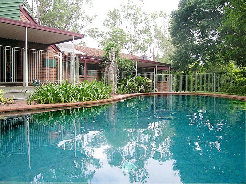 98 Tanderra Way, Karana Downs QLD 4306