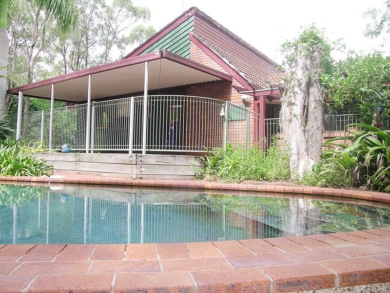 98 Tanderra Way, Karana Downs QLD 4306