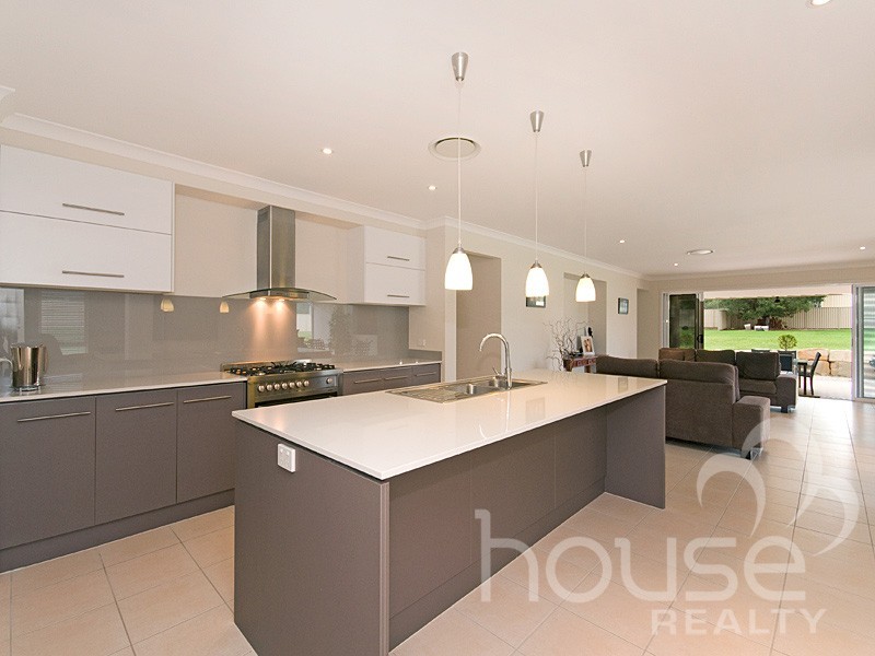 20 President Circle, Karalee QLD 4306