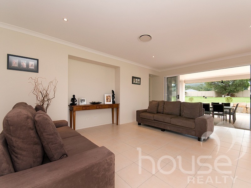 20 President Circle, Karalee QLD 4306