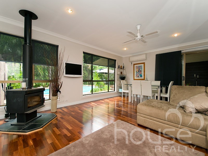 10 Sellars Street, Karana Downs QLD 4306