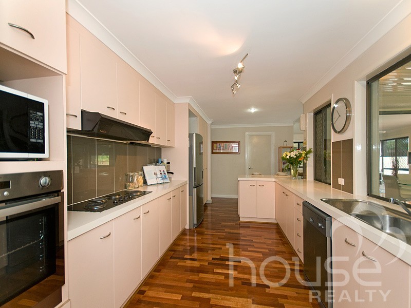 10 Sellars Street, Karana Downs QLD 4306