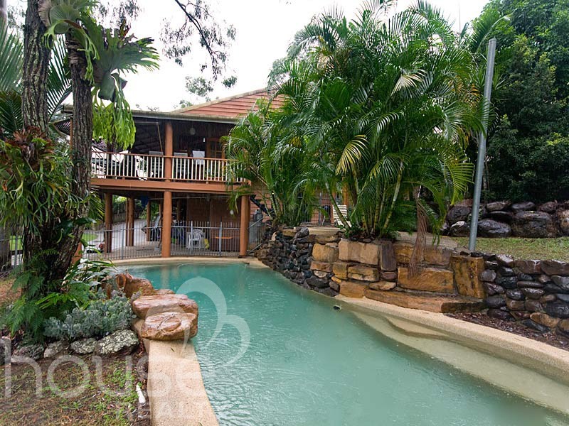 6 Pinehurst Court, Karana Downs QLD 4306