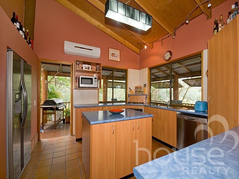 6 Pinehurst Court, Karana Downs QLD 4306