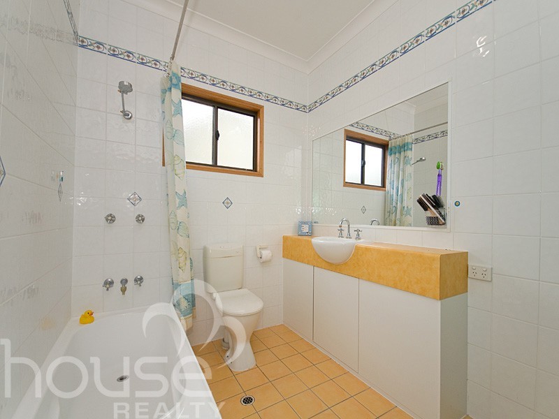 6 Pinehurst Court, Karana Downs QLD 4306