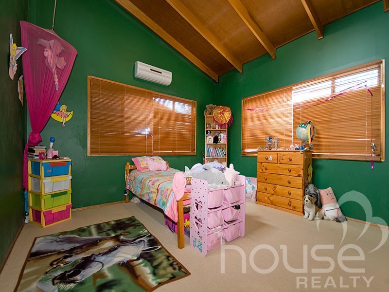 6 Pinehurst Court, Karana Downs QLD 4306