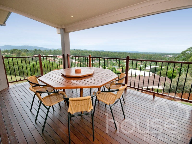 106 Gibson Cresecent, Bellbowrie QLD 4070
