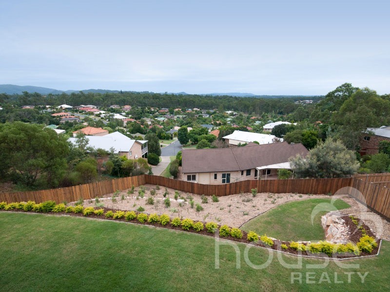 106 Gibson Cresecent, Bellbowrie QLD 4070