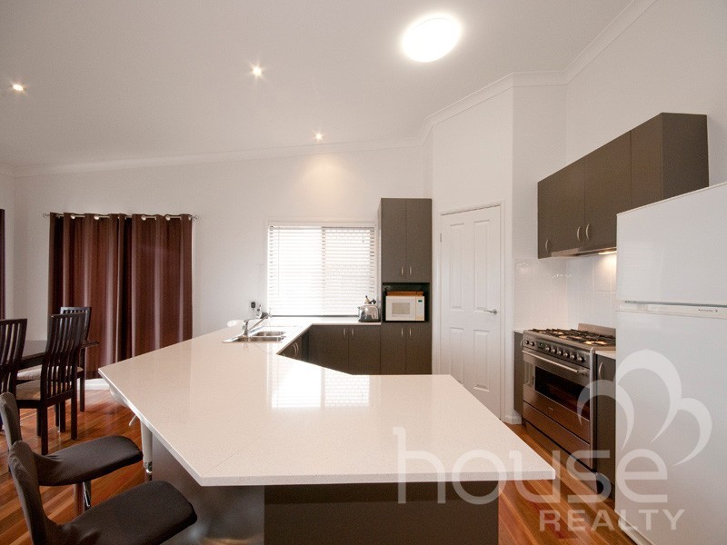 106 Gibson Cresecent, Bellbowrie QLD 4070