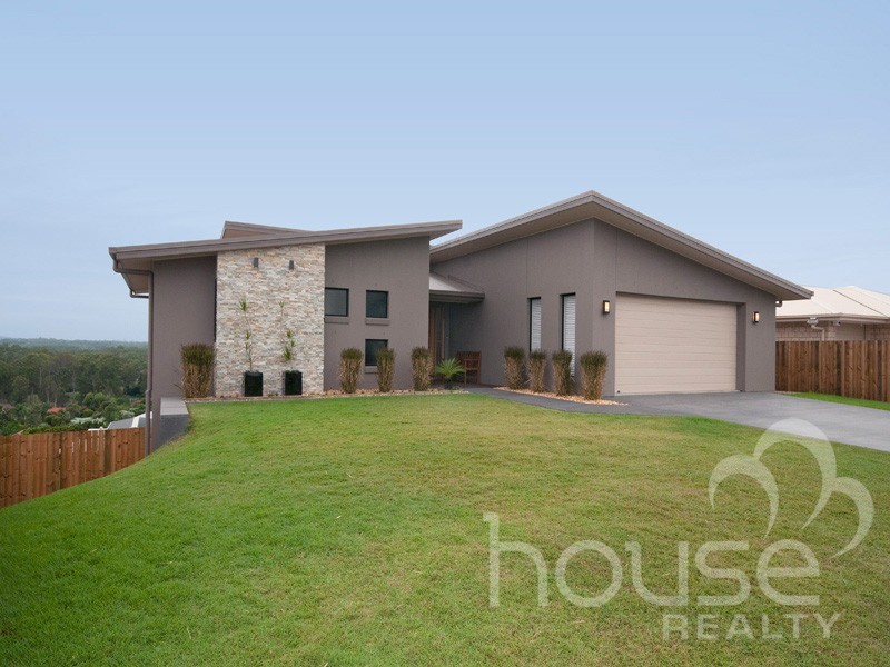 106 Gibson Cresecent, Bellbowrie QLD 4070