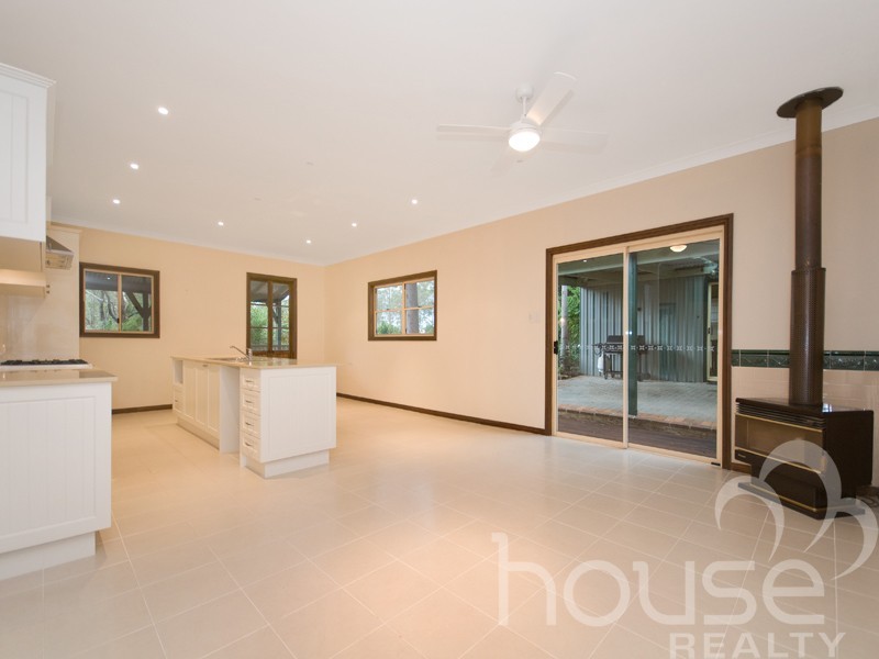 10 Auld Court, Mount Crosby QLD 4306