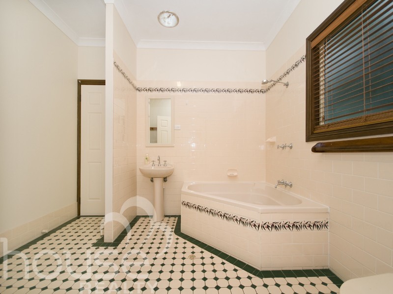 10 Auld Court, Mount Crosby QLD 4306