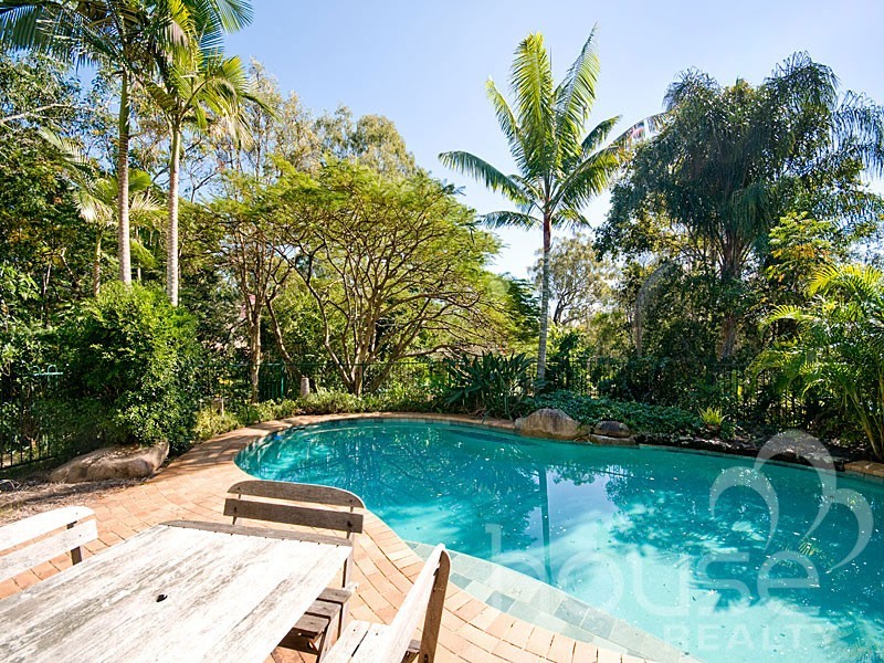 156 College Road, Karana Downs QLD 4306
