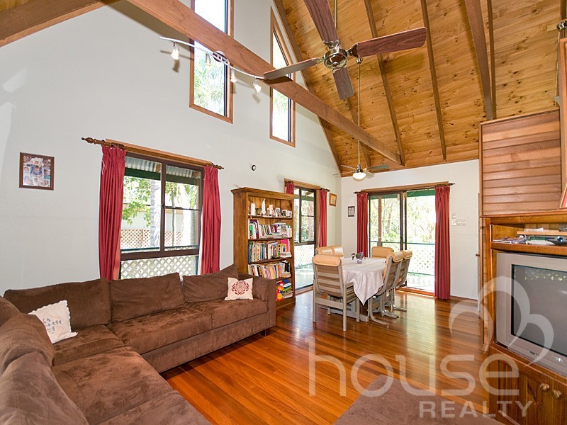 156 College Road, Karana Downs QLD 4306