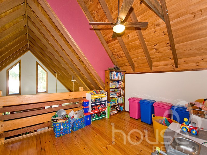 156 College Road, Karana Downs QLD 4306