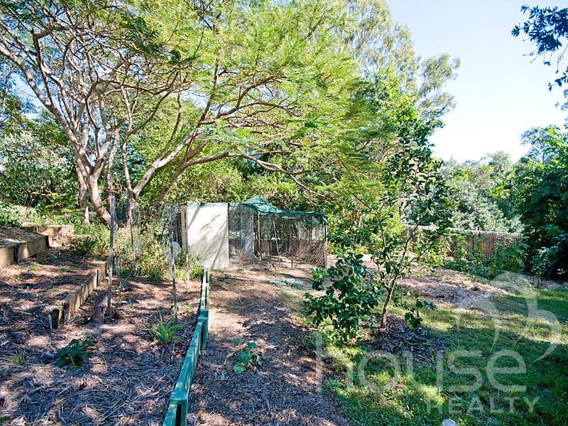 156 College Road, Karana Downs QLD 4306