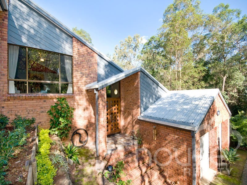 14 Omaru Grove, Karana Downs QLD 4306