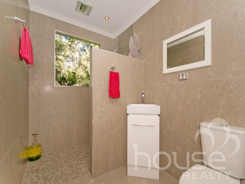 14 Omaru Grove, Karana Downs QLD 4306