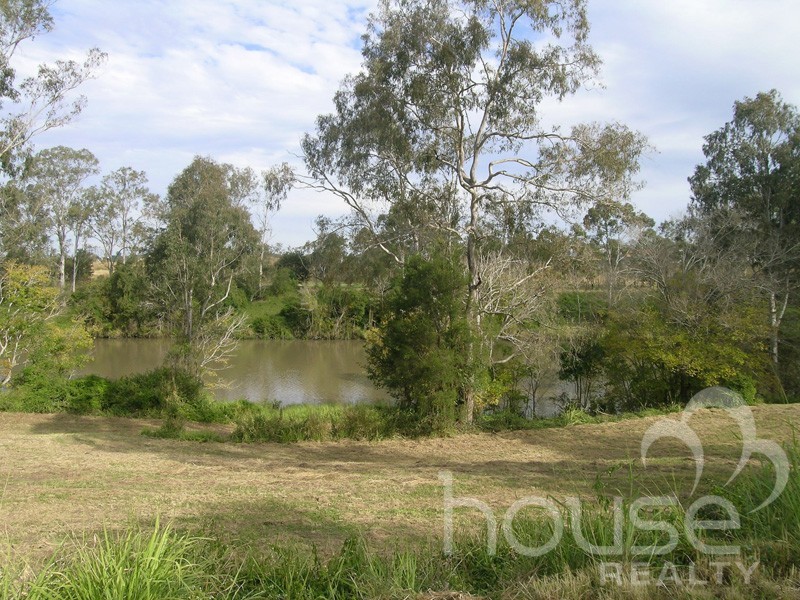 11 Riverside Court, Barellan Point QLD 4306