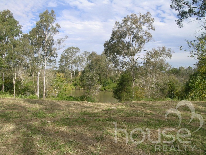 11 Riverside Court, Barellan Point QLD 4306