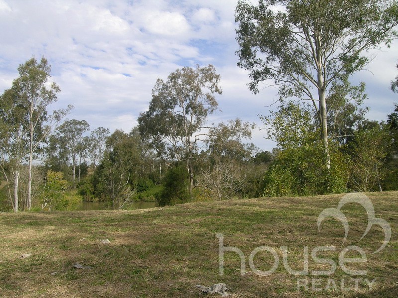11 Riverside Court, Barellan Point QLD 4306