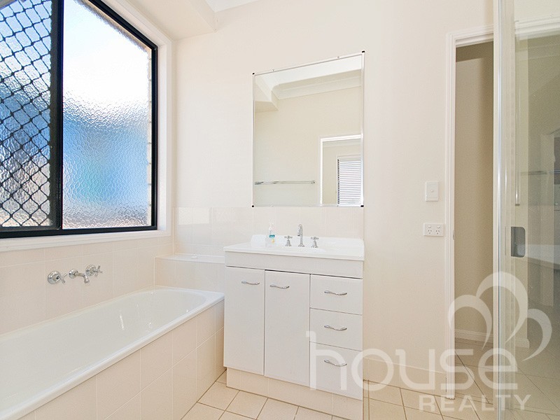 14 Shamrock Court, Chuwar QLD 4306