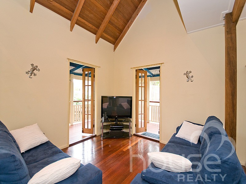 161 College Road, Karana Downs QLD 4306