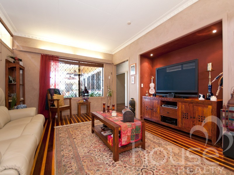 39 McGrath Lane, Booval QLD 4304