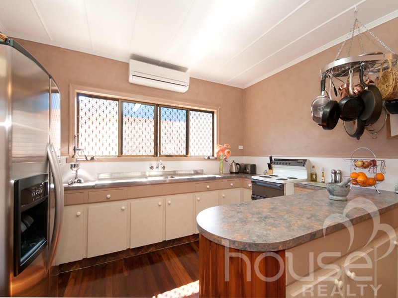 39 McGrath Lane, Booval QLD 4304