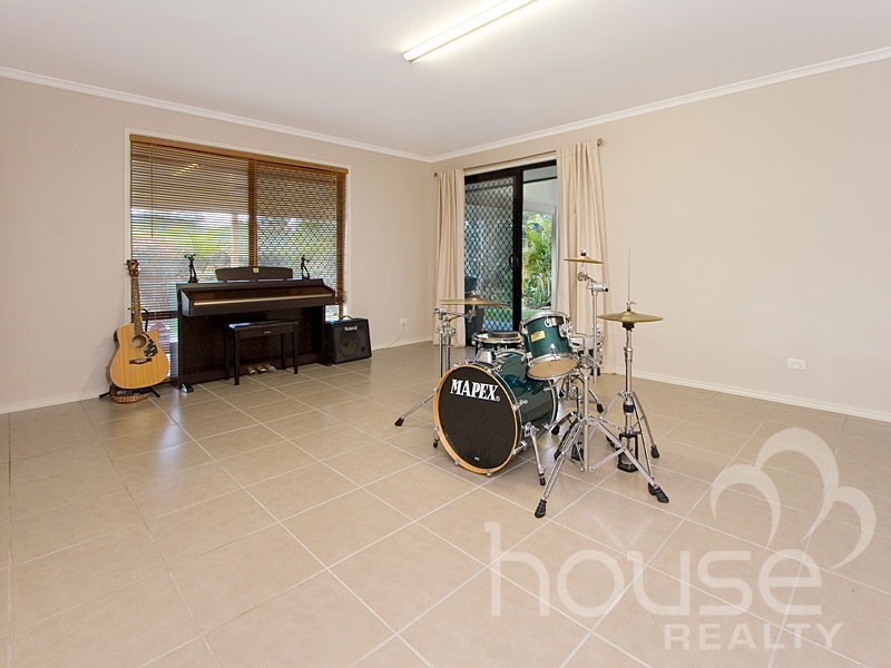 43 Diamantina Circle, Karalee QLD 4306