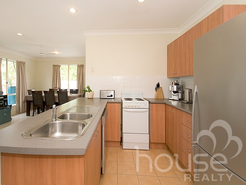 1 Cornuta Close, Bellbowrie QLD 4070