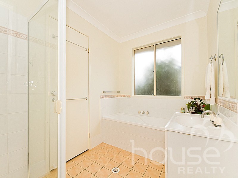 1 Cornuta Close, Bellbowrie QLD 4070