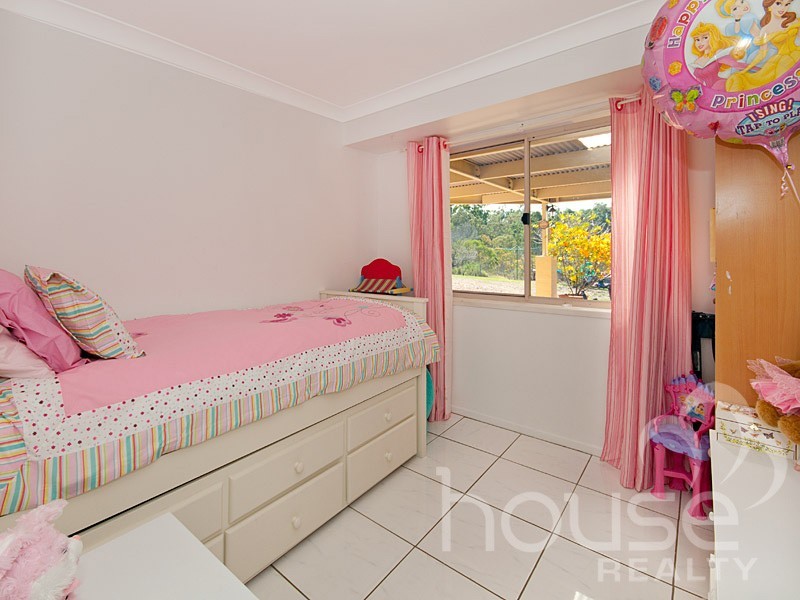 25 Douglas Court, Karalee QLD 4306
