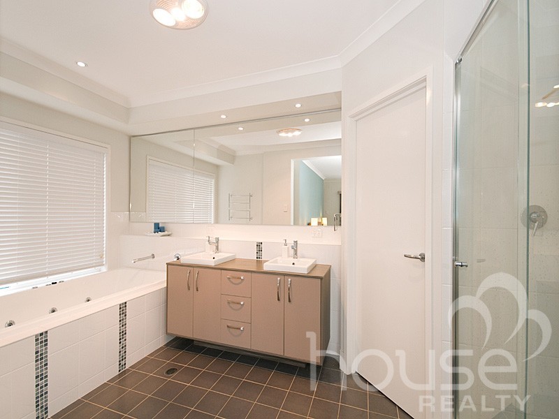 37 Witty Road, Moggill QLD 4070