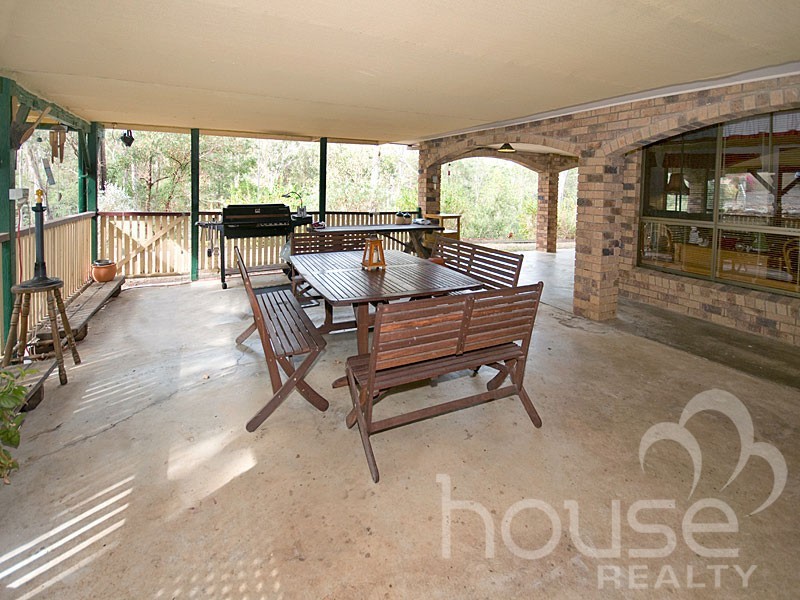 16 Emungerie Grove, Karana Downs QLD 4306