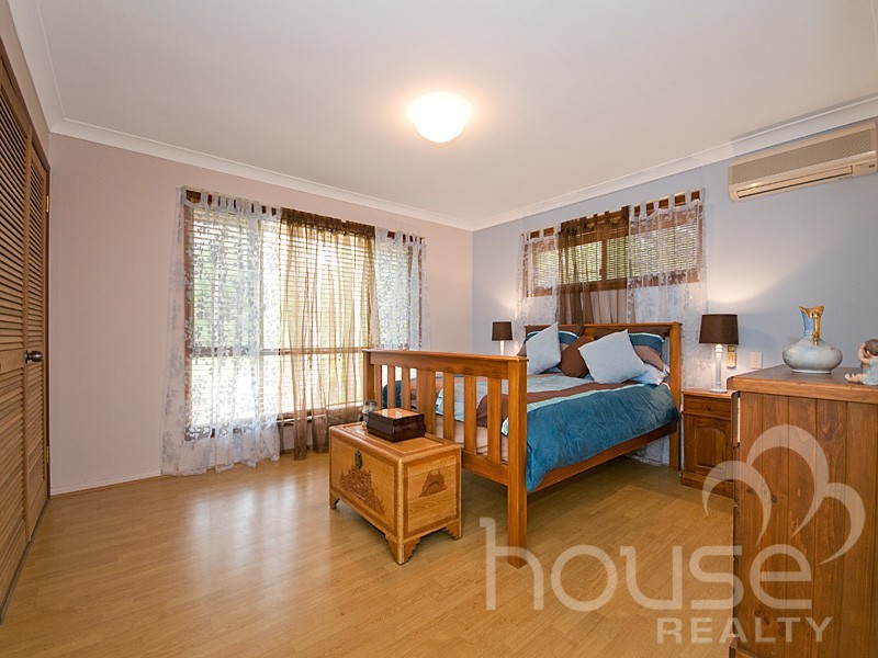 16 Emungerie Grove, Karana Downs QLD 4306