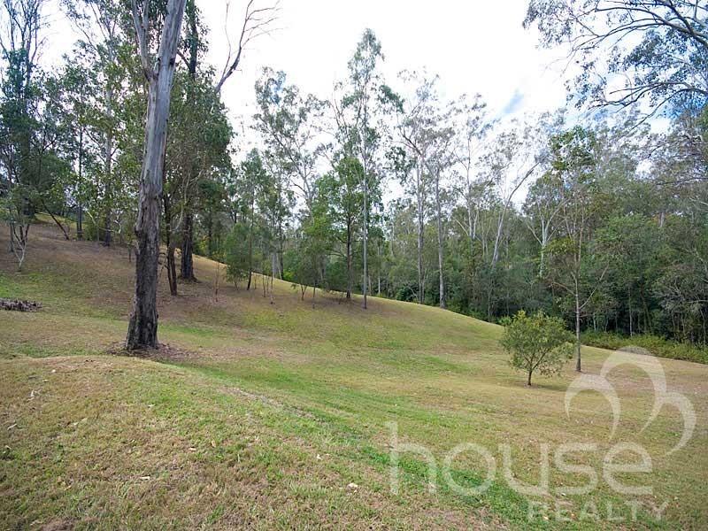 16 Emungerie Grove, Karana Downs QLD 4306