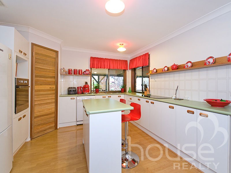 16 Emungerie Grove, Karana Downs QLD 4306