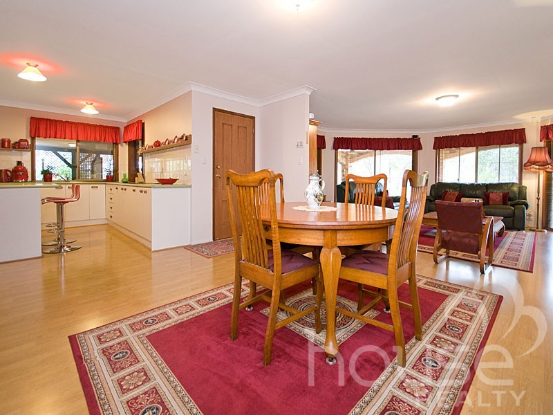 16 Emungerie Grove, Karana Downs QLD 4306