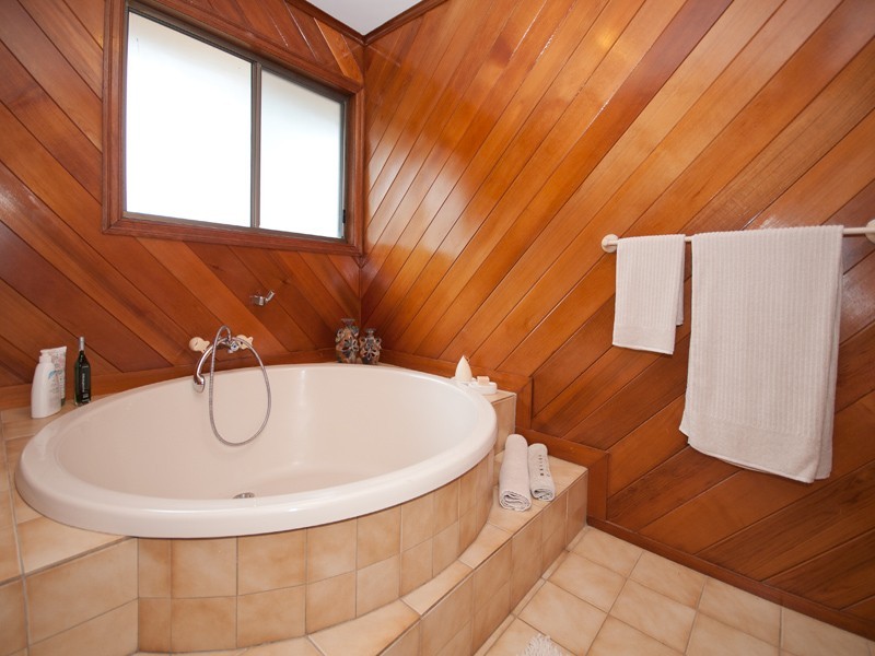 43 Mountain Vista Court, Mount Crosby QLD 4306