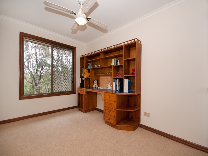 43 Mountain Vista Court, Mount Crosby QLD 4306