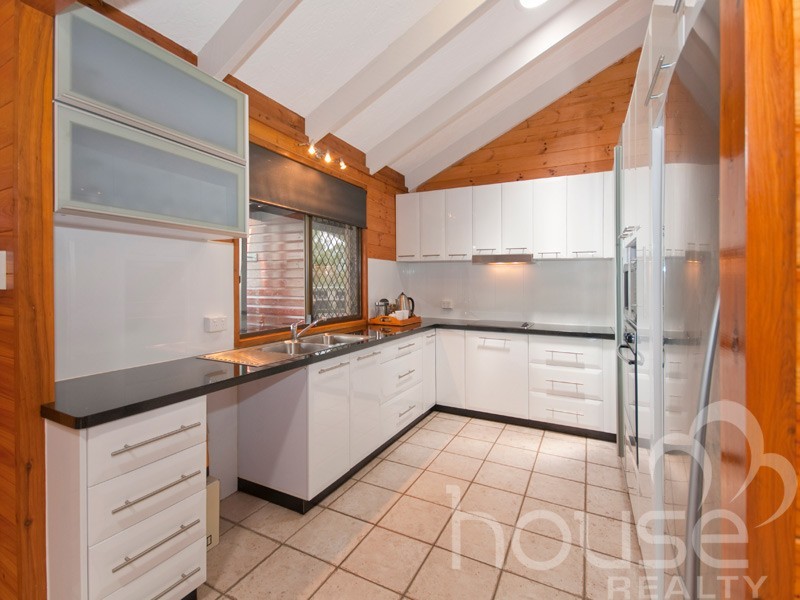 228 Blackwall Road, Chuwar QLD 4306